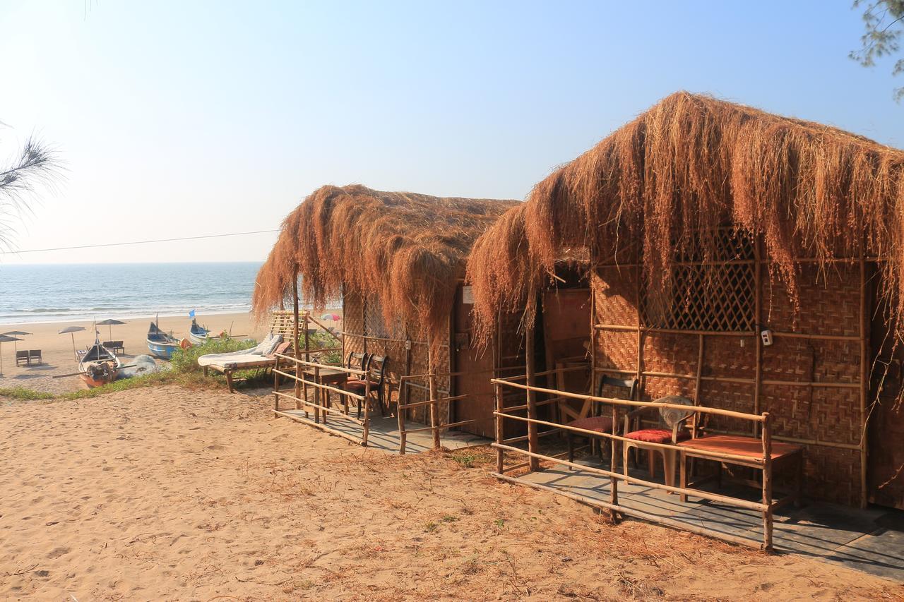 Huts On Arambol Beach Exterior photo