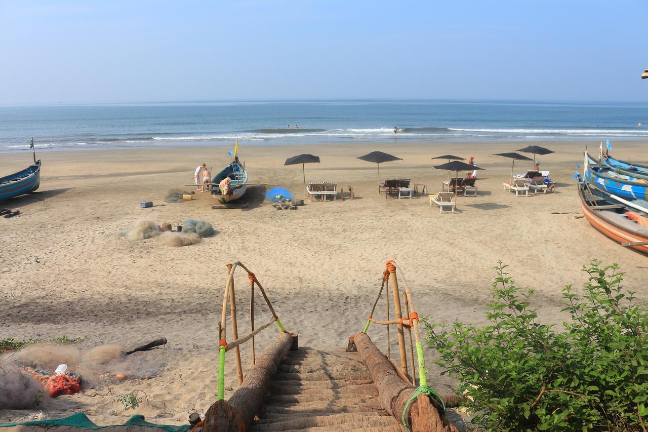 Huts On Arambol Beach Exterior photo