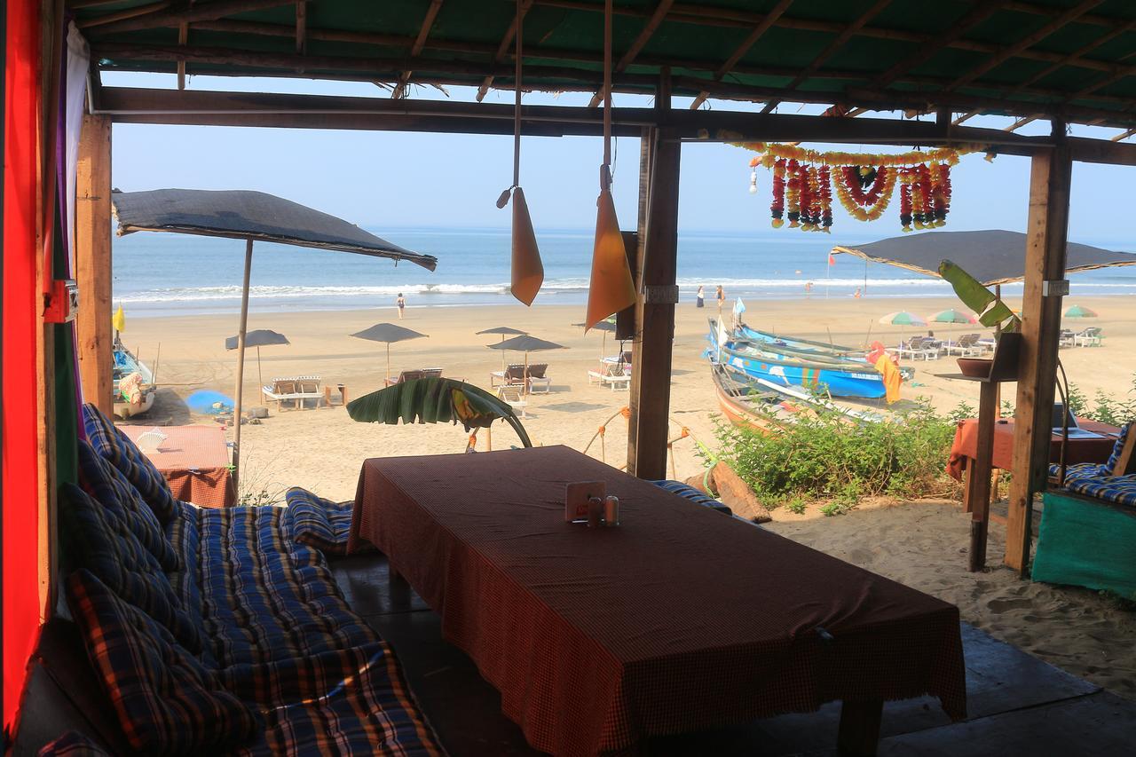 Huts On Arambol Beach Exterior photo