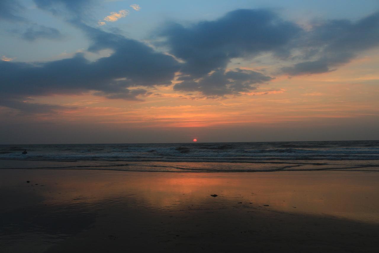Huts On Arambol Beach Exterior photo
