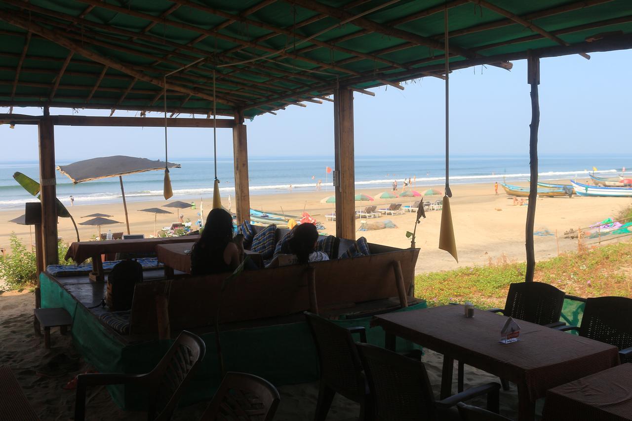 Huts On Arambol Beach Exterior photo